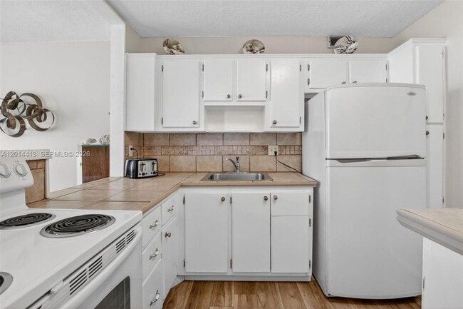Photo - 1817 S Ocean Dr Unit 225