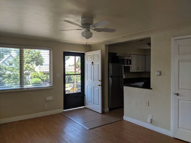 Photo - West Wash Park 2/1 Lots of Light, Mountain View and Reserved Parking!!
