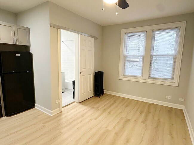 Photo - 5710 N Winthrop Ave Unit 107