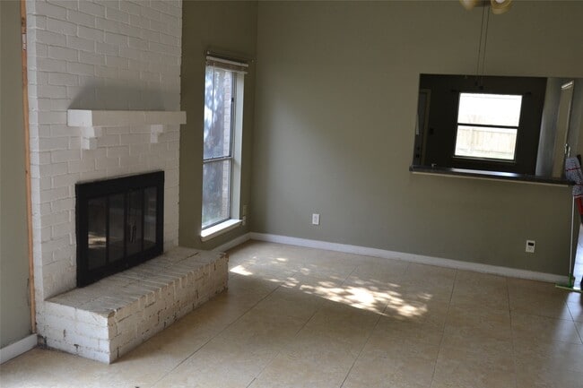 Building Photo - 12023 Woolford Dr Rental
