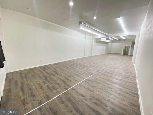 Photo - 1433 Vernon Rd