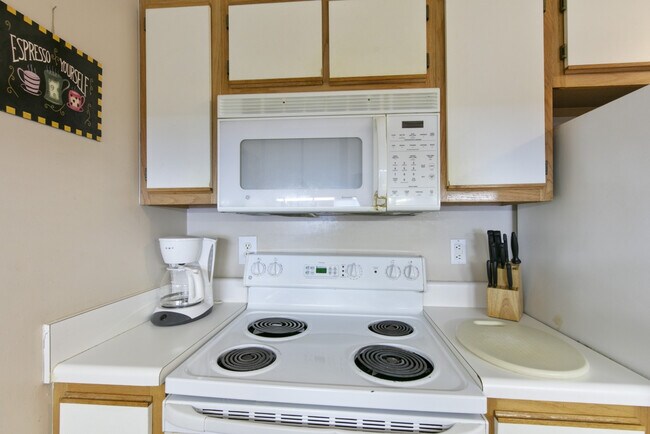 Room in Condo on University Ct