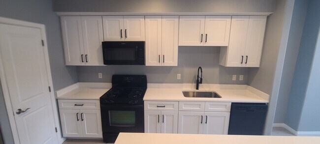 Kitchen - 5 S 500 W Unit 305