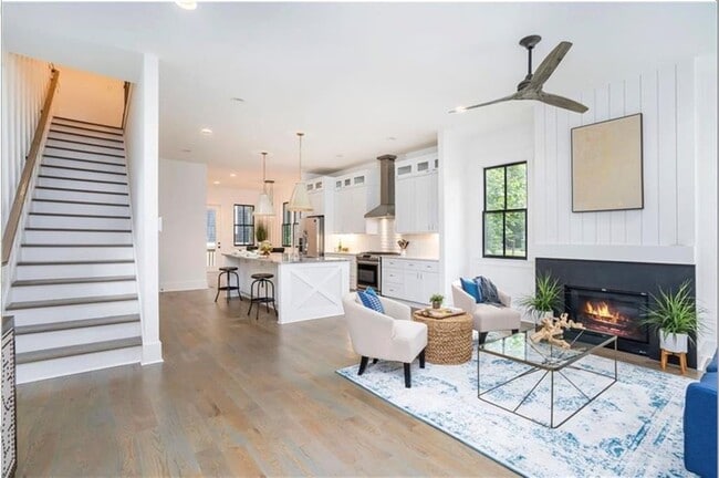 Photo - 178 Richardson St SE