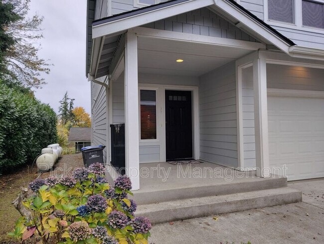 Photo - 10715 NE Rhody Wy