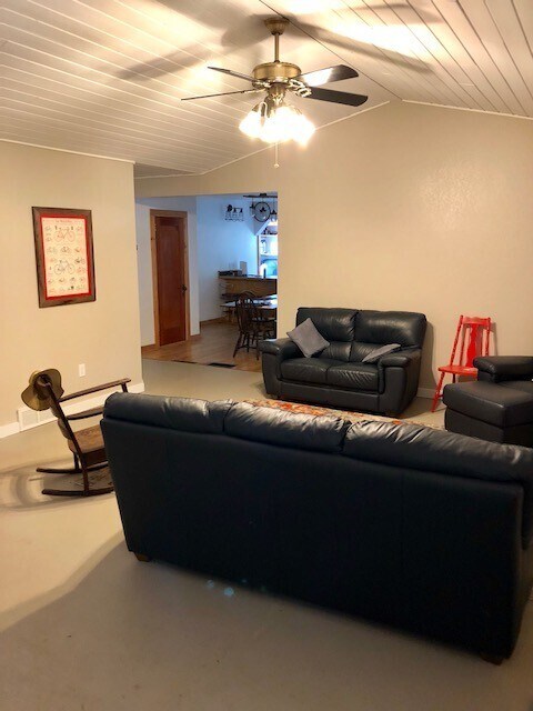 Photo - 3 Bedrooms, 2.5 Bathrooms Single Family Home in Crosby, MN w/2.5 car insulated garage