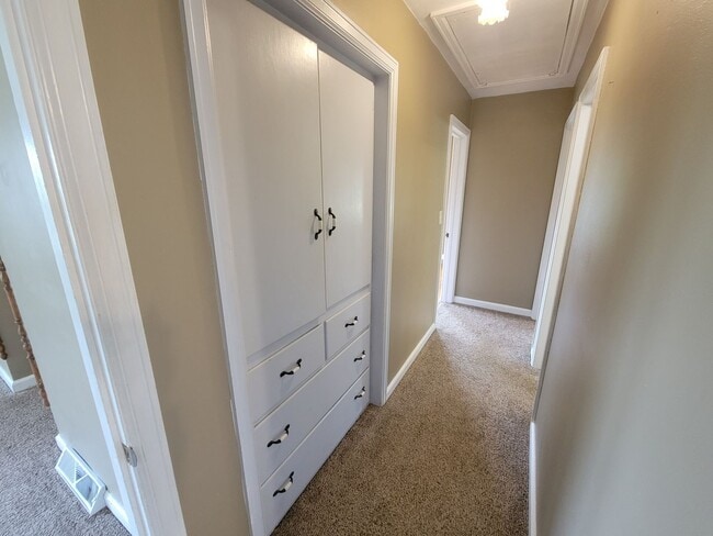 Photo - AVAILABLE JUNE - 5 Bed/2 Bath Home Close To Campus!