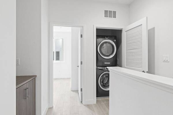 Photo - 170 Uptown Cir