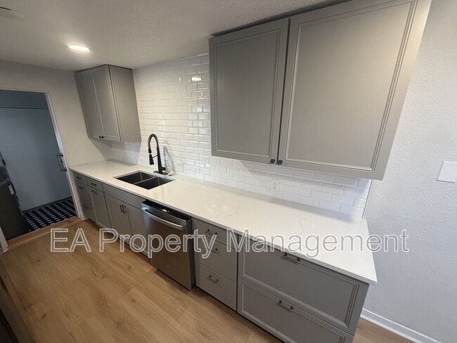 Photo - 704 La Poblana Rd NW Unit 1