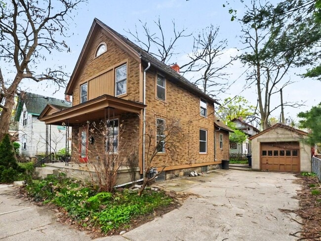 Photo - 120 Depot St