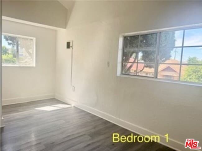 Photo - 204 W 52nd Pl