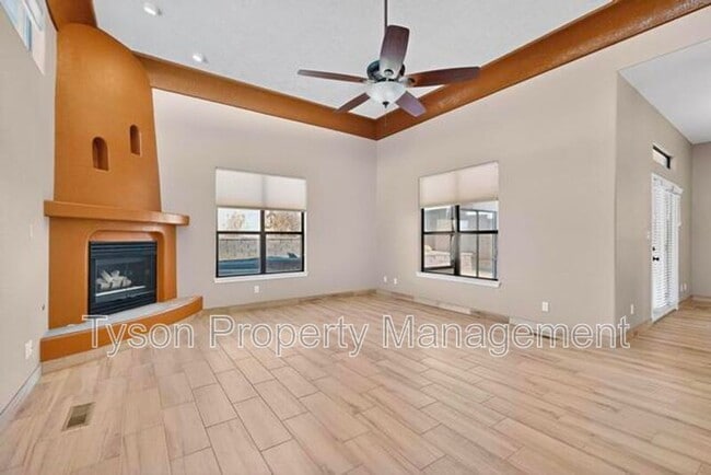 Photo - 13413 Summit Hills Pl NE