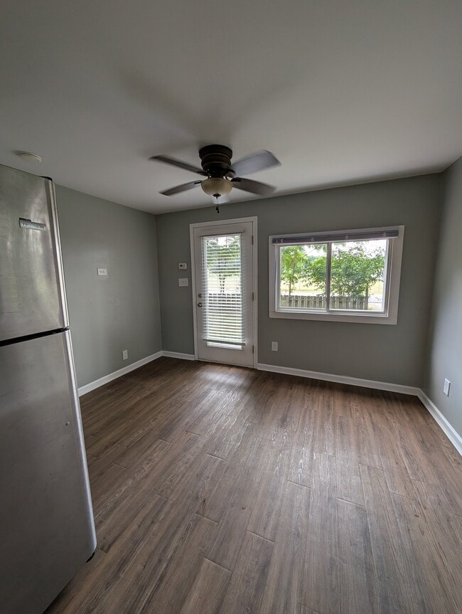 Photo - 52599 Emmons Rd