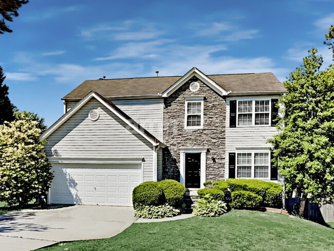 Building Photo - 450 Crested View Dr