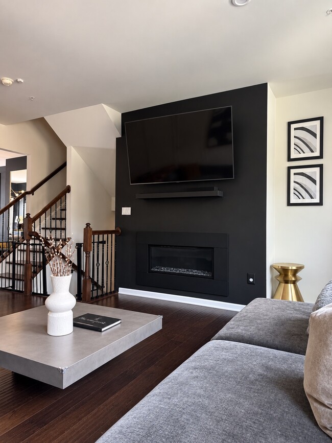 10004 Dorsey Ln