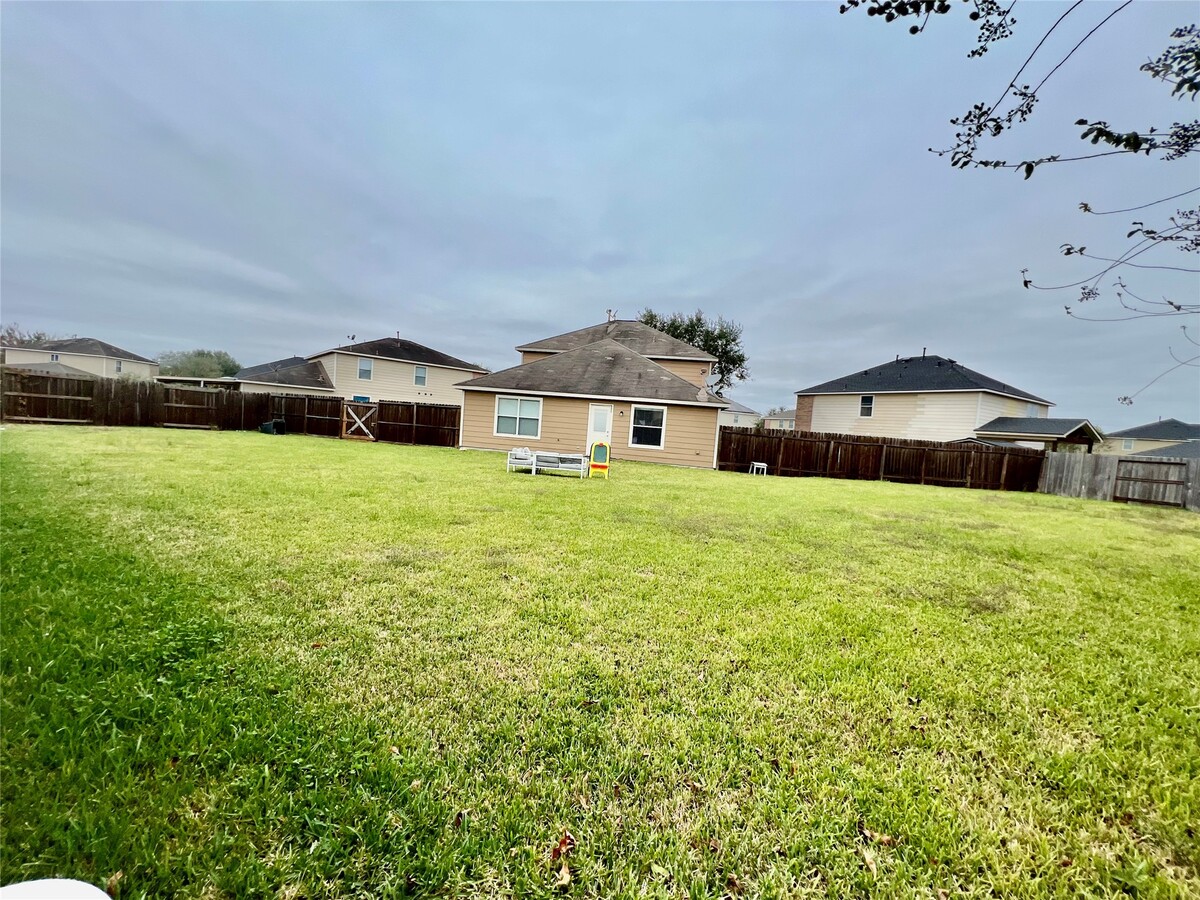 Photo - 9610 Serenata Ct
