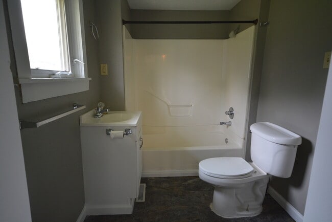 Photo - 4 Bedroom 1 Bath home - READY FOR YOU!