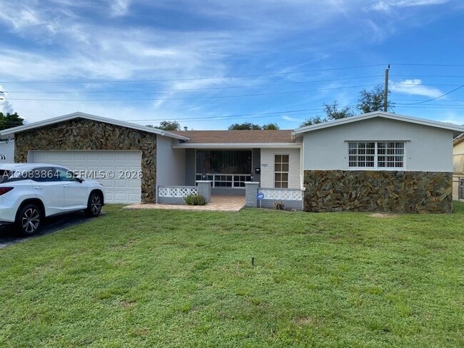 Building Photo - 7321 Fairway Blvd