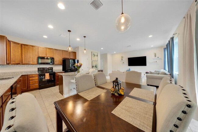 Photo - 932 Banyan Dr