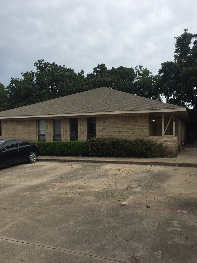 Front of Property - 1401 Lackey Ct