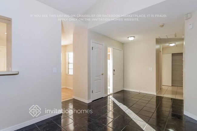 Photo - 203 N Lake Ct