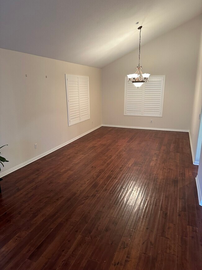 Photo - 16275 Summerset Street