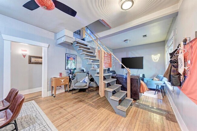 Photo - 2834 Salado St