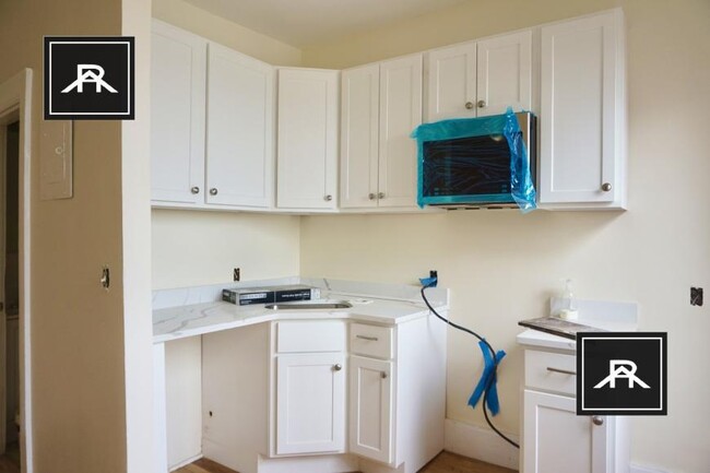 Building Photo - 1 bedroom in Allston MA 02134 Unit 8 Rental