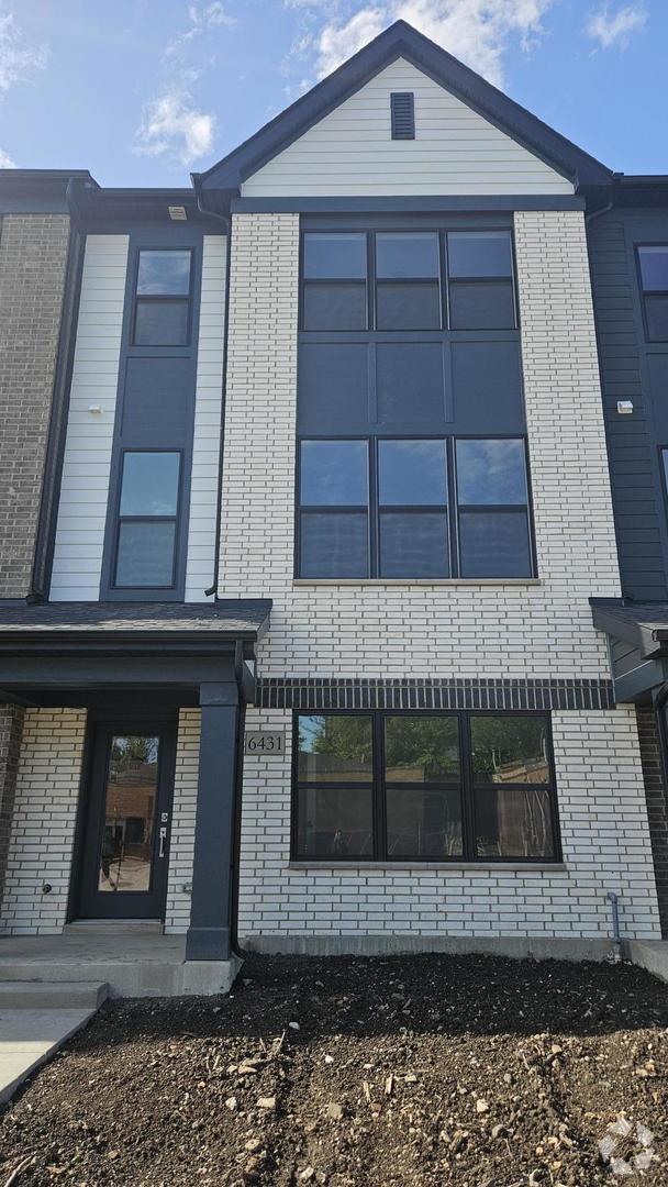 Building Photo - 6431 Main St Rental
