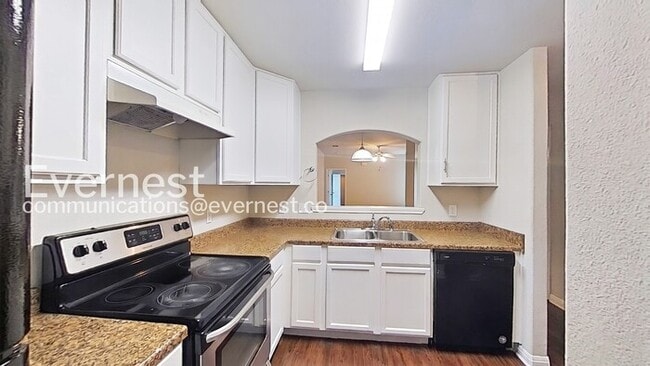 Photo - 1011 Iola Dr