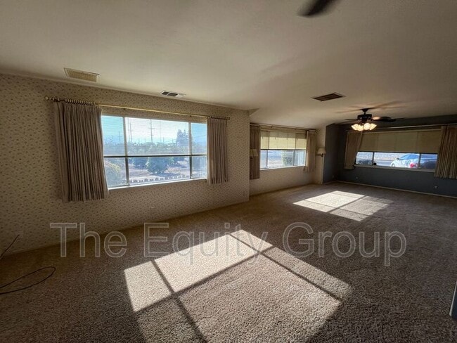 Photo - 228 W Teapot Dome Ave