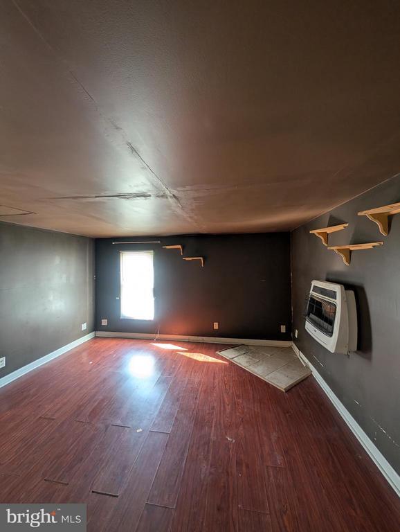 Photo - 202 Market St