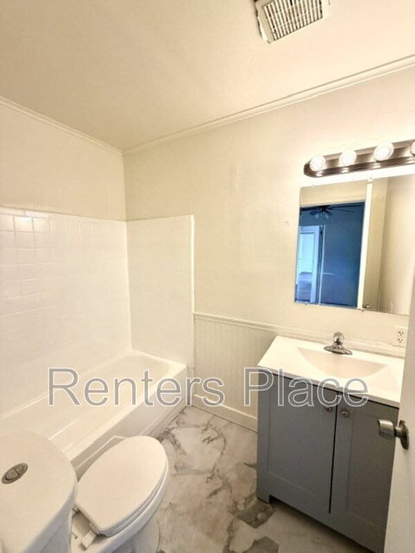 Photo - 229 East 28th St N