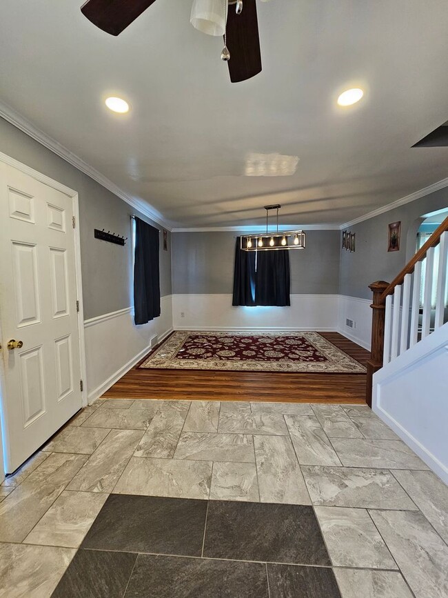 Photo - 923 Rohrerstown Rd