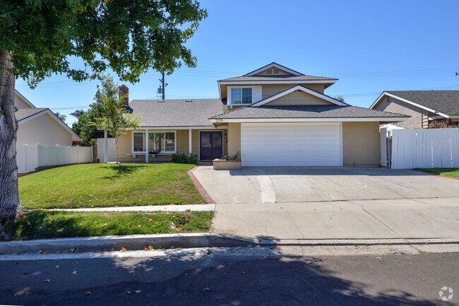 Building Photo - Beautiful Home in central Camarillo with R...