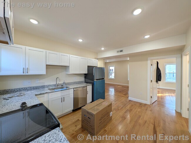 Photo - 5-7 Lowell Cir Unit #1 Unidad #1