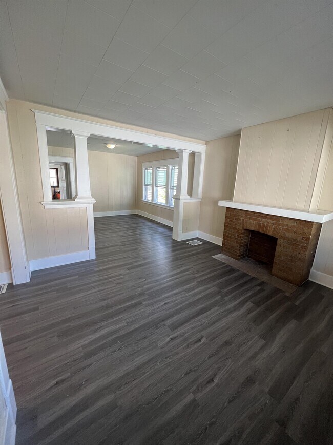 310 Chelsea Pl