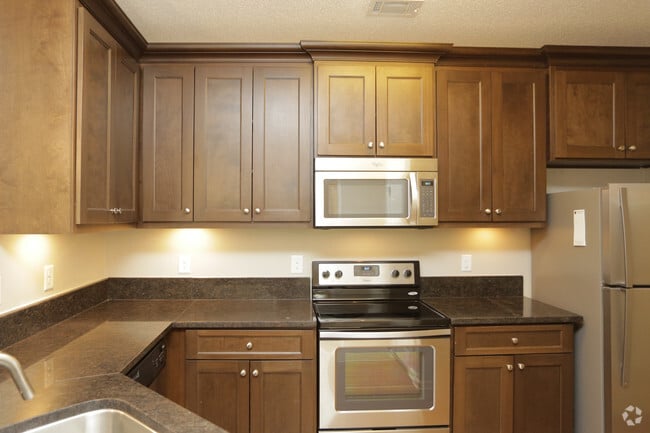 2BR, 2BA - 1,463 SF