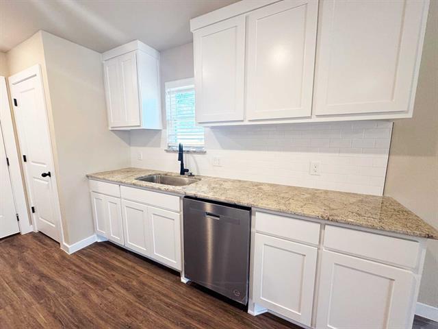 Photo - 2385 Miller St