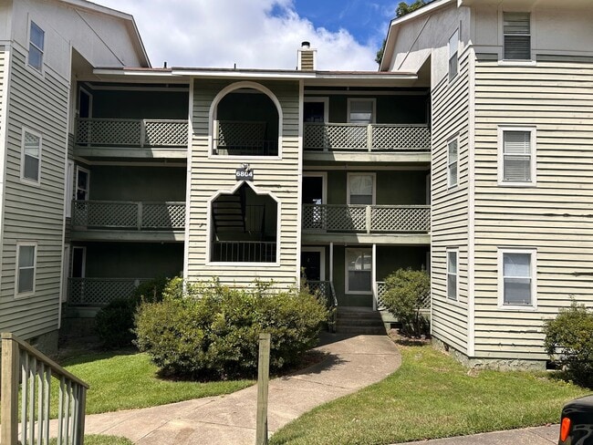 Building Photo - 6804 Willowbrook Dr