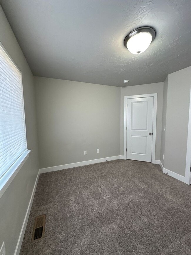 Photo - Lovely Townhome