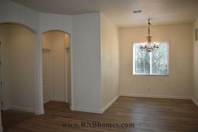 160 Jarvis Cir