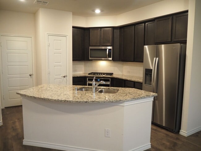 Photo - 2407 Klamath Dr