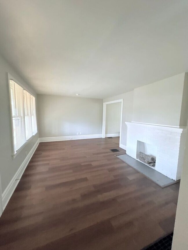 Photo - Charming 3 beds 1 bath in Columbus!