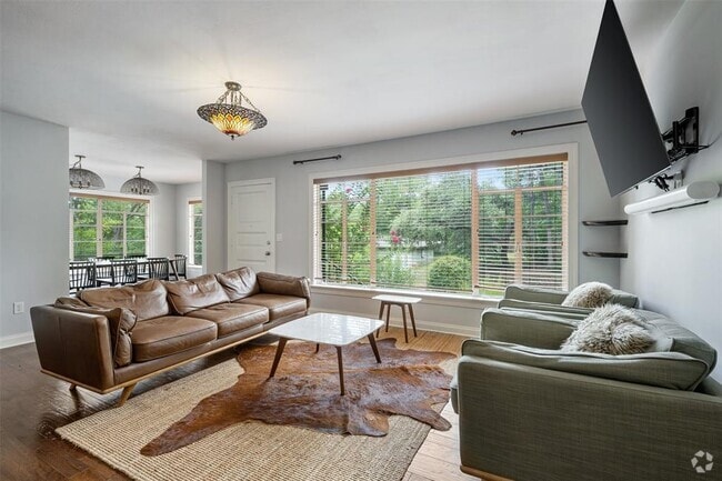 Building Photo - 1606 Kenwood Ave Rental