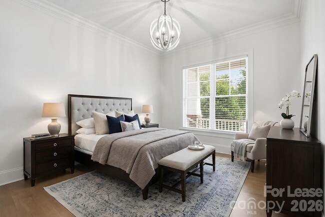 Photo - 404 Iverson Way