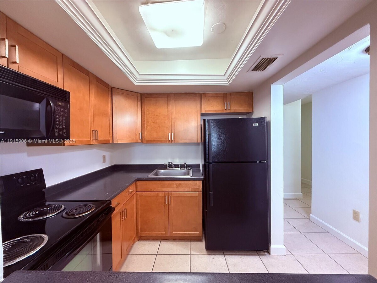 Photo - 13920 Lake Placid Ct Unit B25