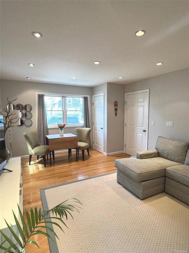 Photo - 442 E Beech St Unit Lower