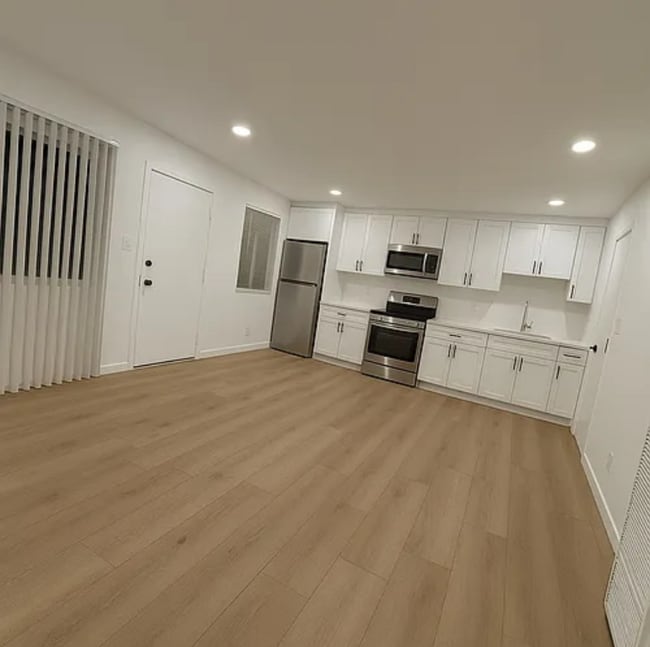 Photo - 331 W Windsor Rd Unidad 5