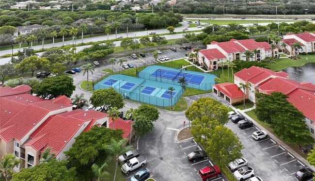 Photo - 2011 Renaissance Blvd Unidad 101